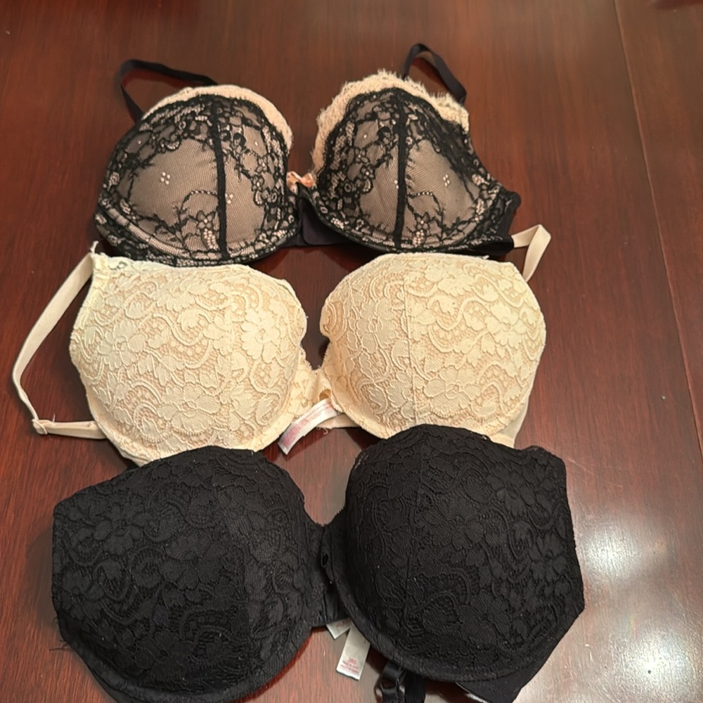 3 Bras. 38D. Cream Bra & Black Bra Xhilararion. 2 Tone Bra Adore Me. - Picture 10 of 12